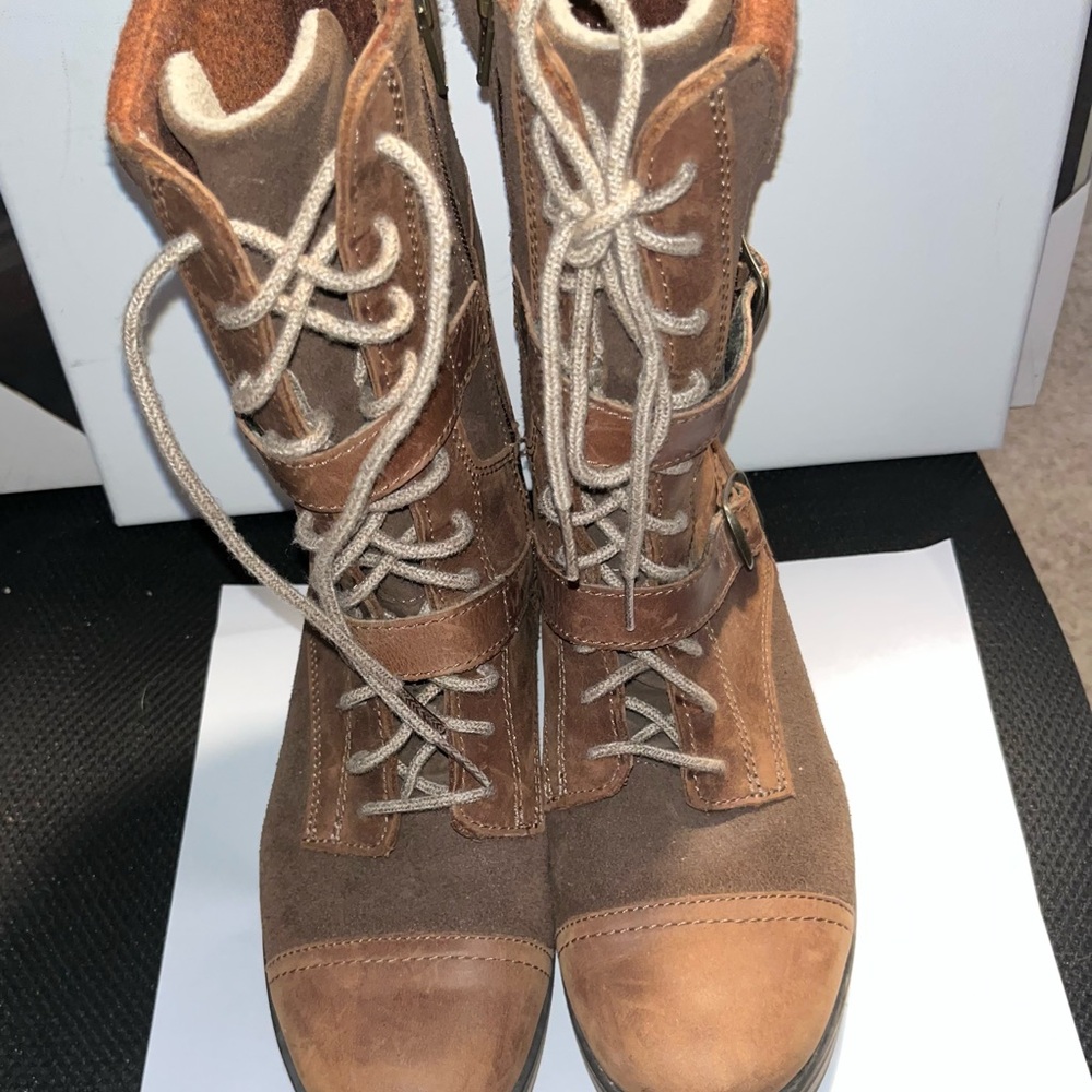 L.L. Bean Tan and Brown Women's Combat Boots